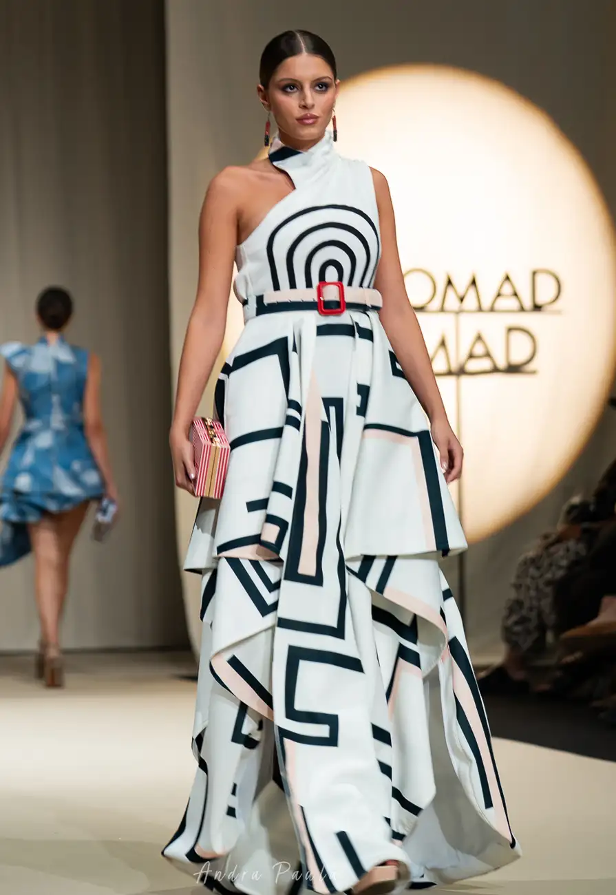 Colección de moda mujer «May-Thurner» Colección de moda mujer "May-Thurner"